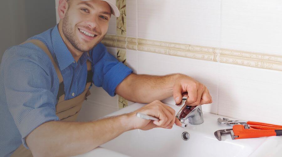 Local annual plumbing maintenance in Gueydan, LA